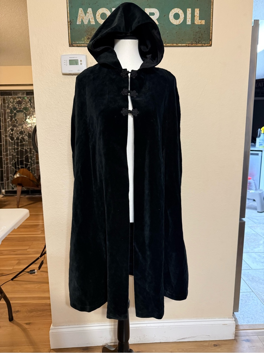 VTG Sylvia Whyte Cape Black Velvet Hooded Frog Closure Halloween Gothic Cotton